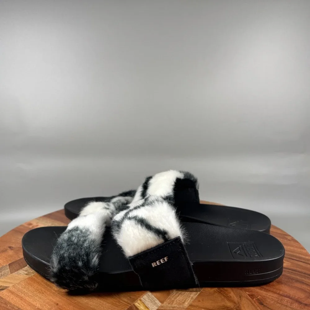 Reef Cushion Vista Cozy Black White Zebra Faux Fur Slide Sandals Womens 8 H-22